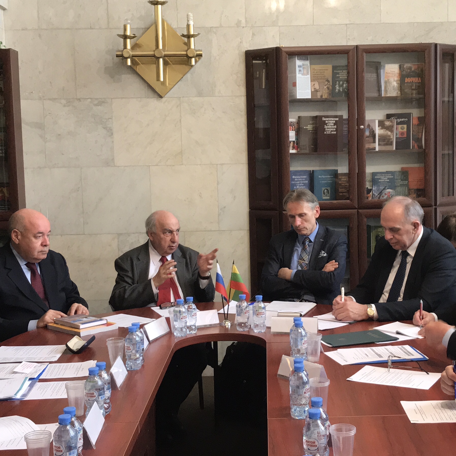 Михаил Швыдкой « Слова и смыслы». Статья в «Российской газете» о прошедших в Институте всеобщей истории конференциях