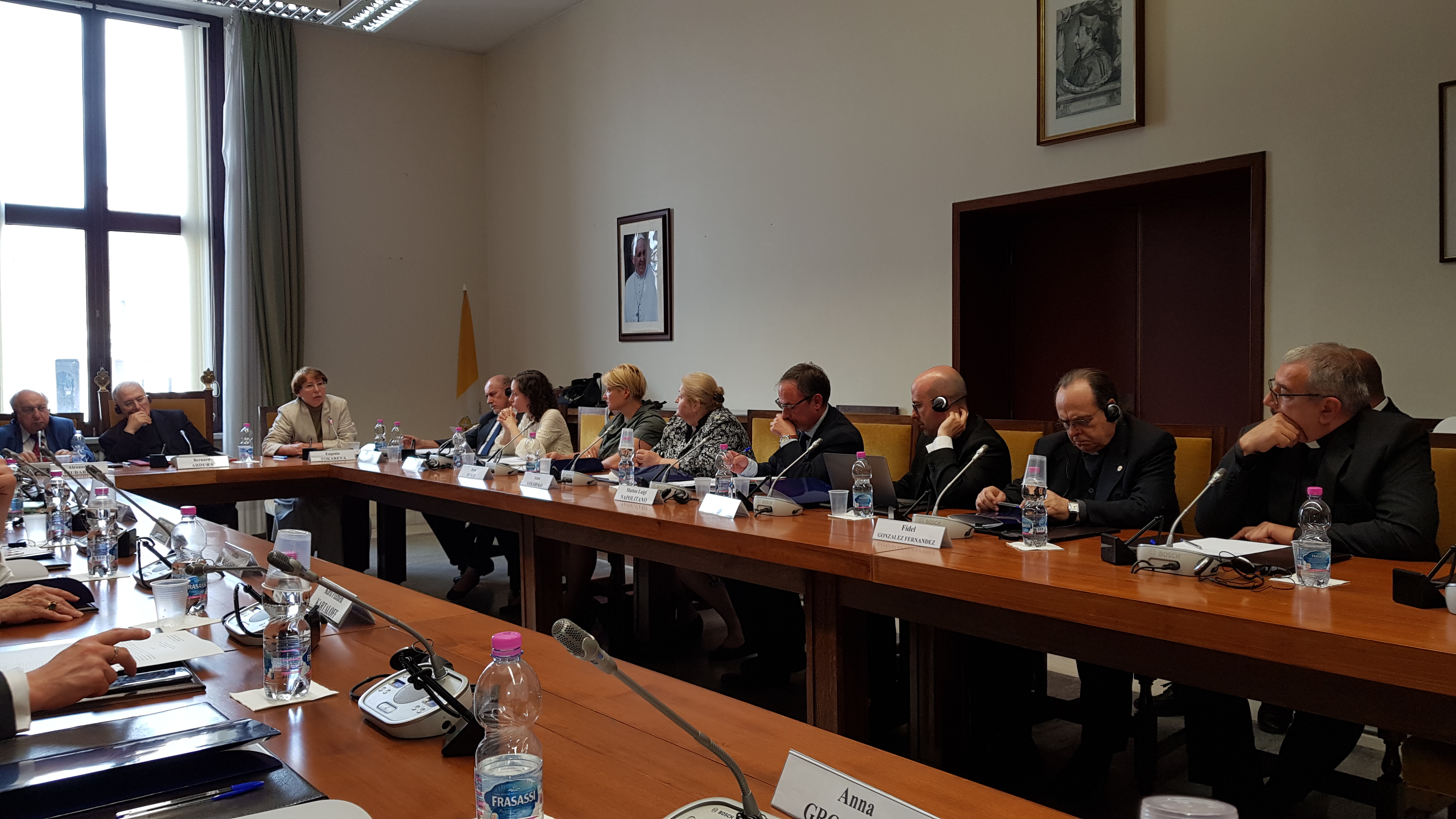 Ватикан.  "Миротворчество христианских церквей в XX веке"