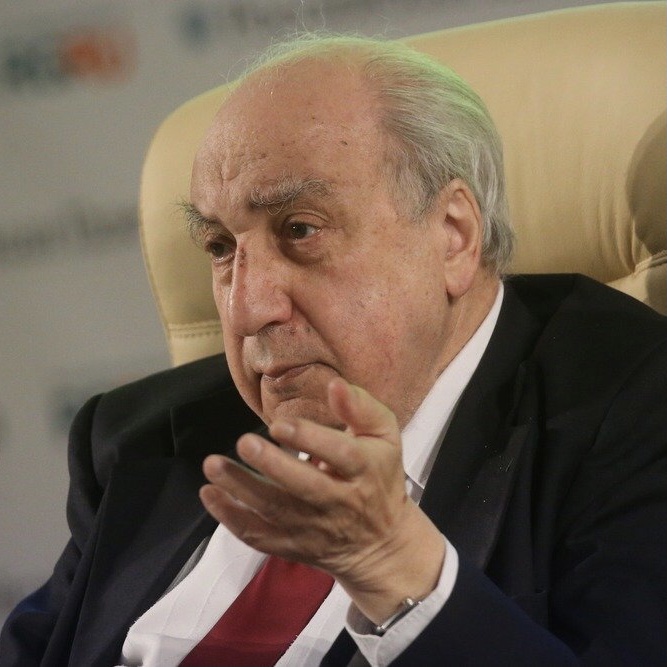 Интервью научного руководителя ИВИ РАН,  академика РАН Александра Чубарьяна «Российской газете»